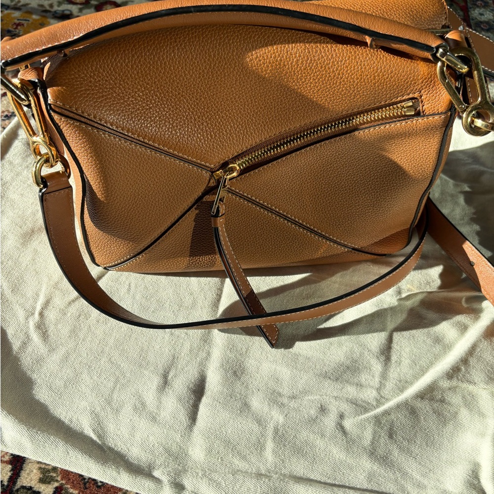 Loewe small brown puzzle - caramel with gold hardware - Picture 3 of 7